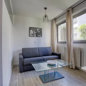 Charming In The Heart Of The 19th Appartamento